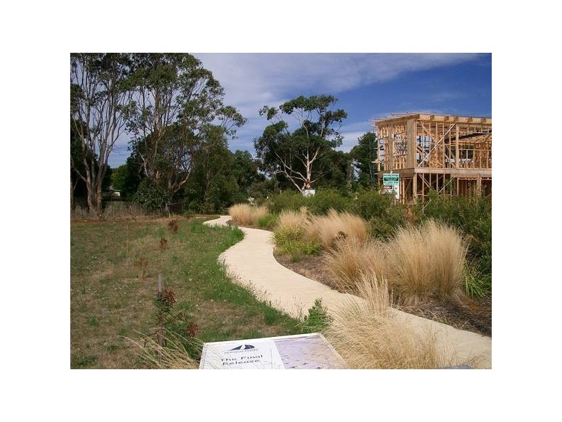 230 MAINSAIL DRIVE, St Leonards VIC 3223