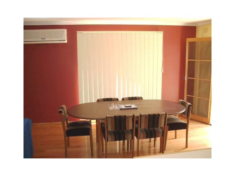 9 HOPETOUN STREET, St Leonards VIC 3223