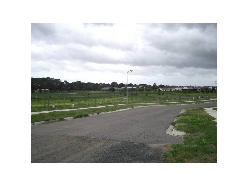 Beachside Cresent, Indented Head VIC 3223