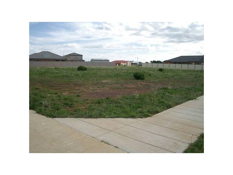 235 Mainsail Drive, St Leonards VIC 3223