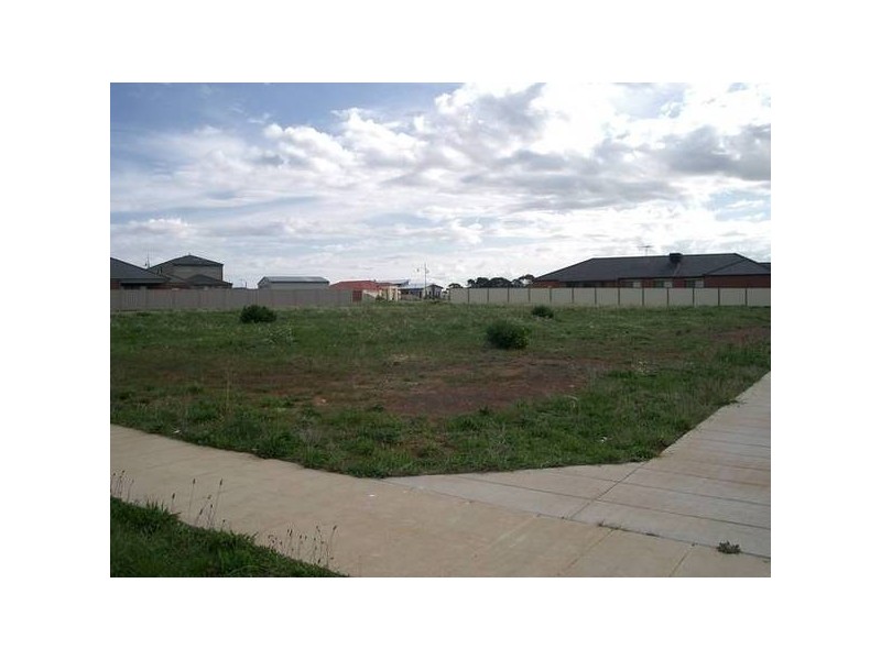 235 Mainsail Drive, St Leonards VIC 3223