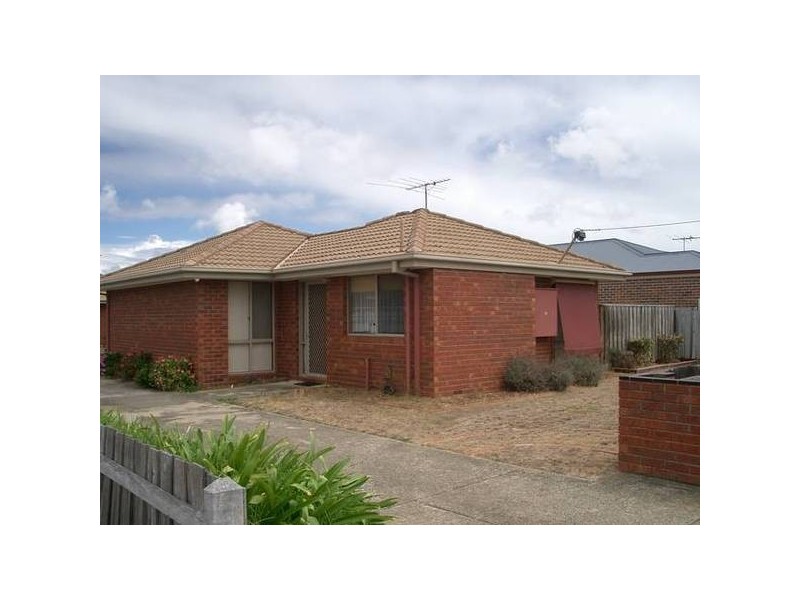 1/ Narvik Ave, St Leonards VIC 3223
