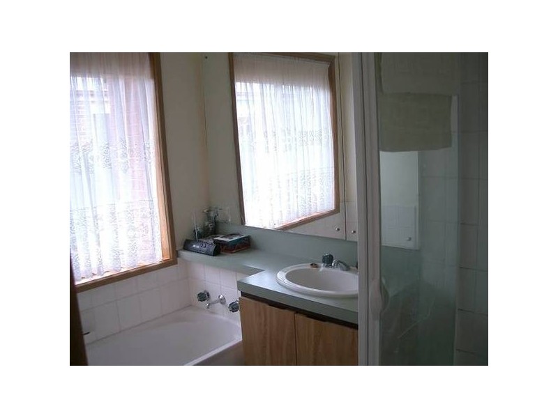 1/ Narvik Ave, St Leonards VIC 3223