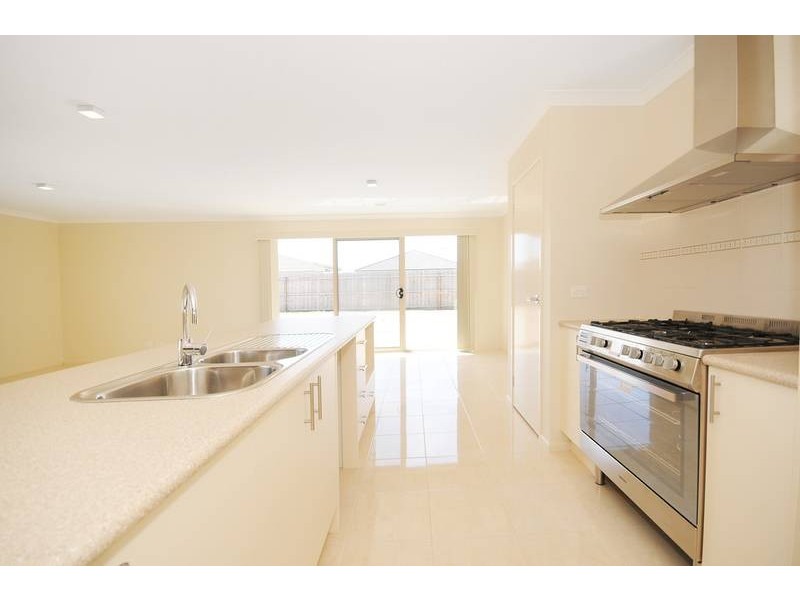 7 Seafarer Court, Indented Head VIC 3223