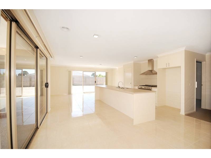 7 Seafarer Court, Indented Head VIC 3223