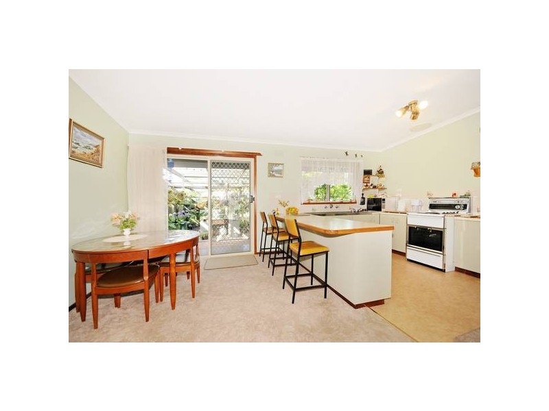 11 Mouchmore Avenue, St Leonards VIC 3223
