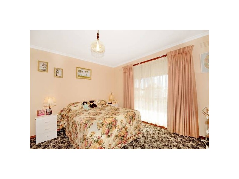 11 Mouchmore Avenue, St Leonards VIC 3223