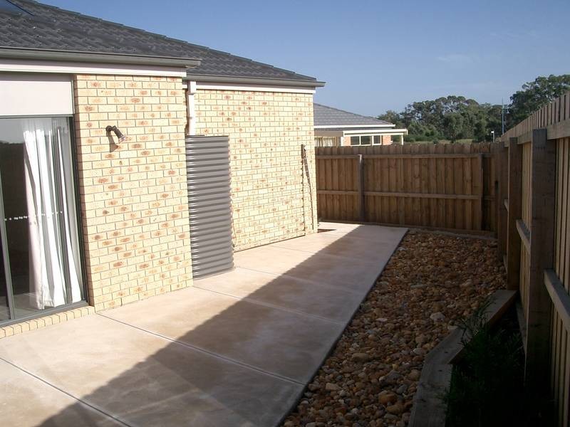 1 Bayrise Court, Indented Head VIC 3223