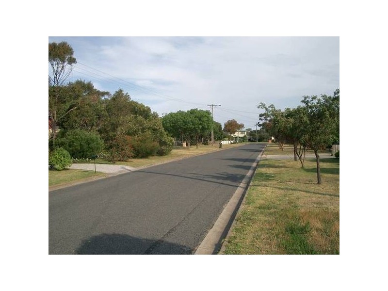 2 Hopetoun Street, St Leonards VIC 3223