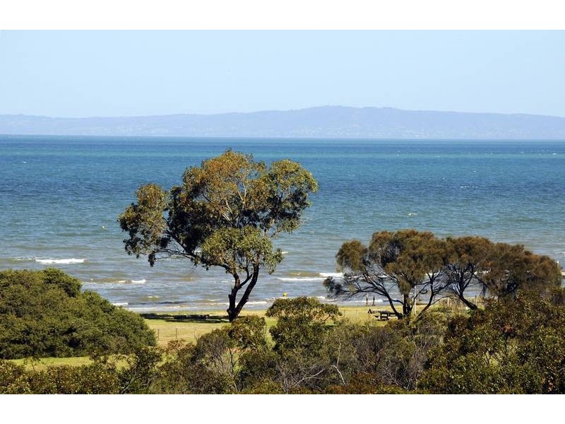 106 Bluff Road, St Leonards VIC 3223