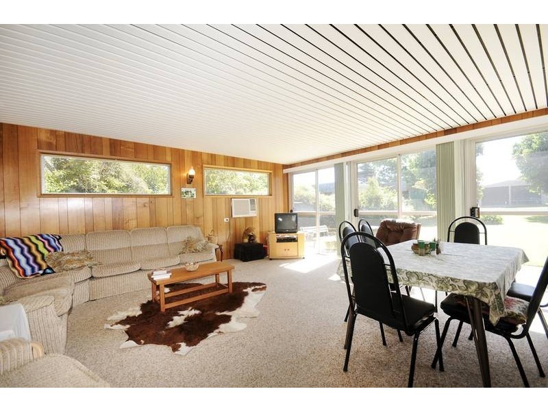 106 Bluff Road, St Leonards VIC 3223