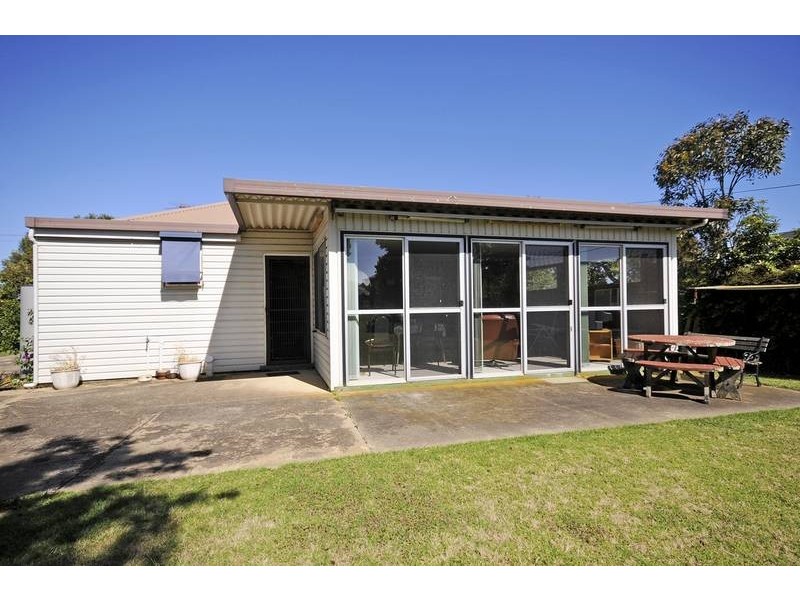 106 Bluff Road, St Leonards VIC 3223