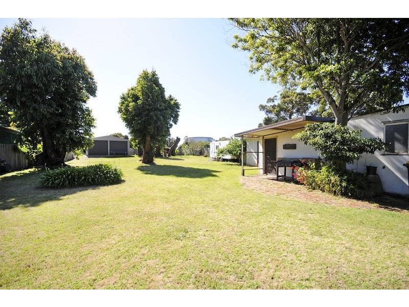 106 Bluff Road, St Leonards VIC 3223