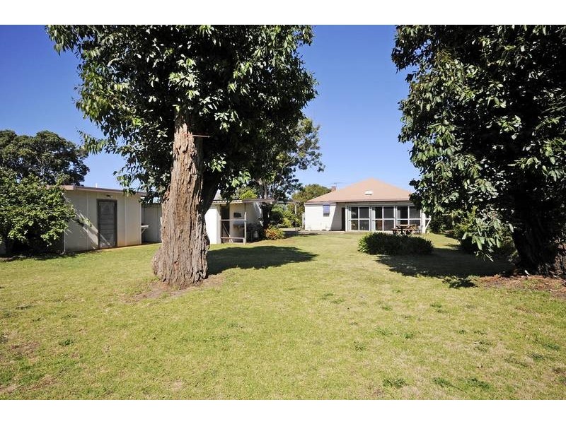 106 Bluff Road, St Leonards VIC 3223