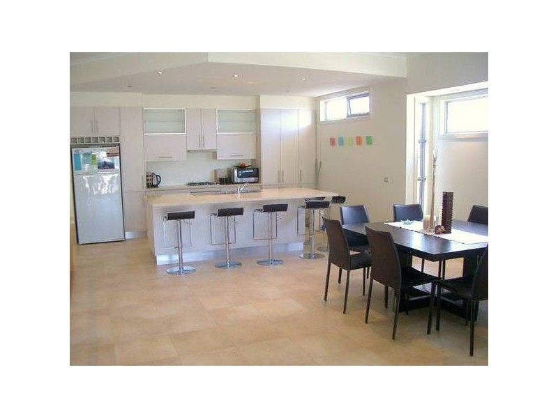 1 & 2 27 Bayside Avenue, St Leonards VIC 3223