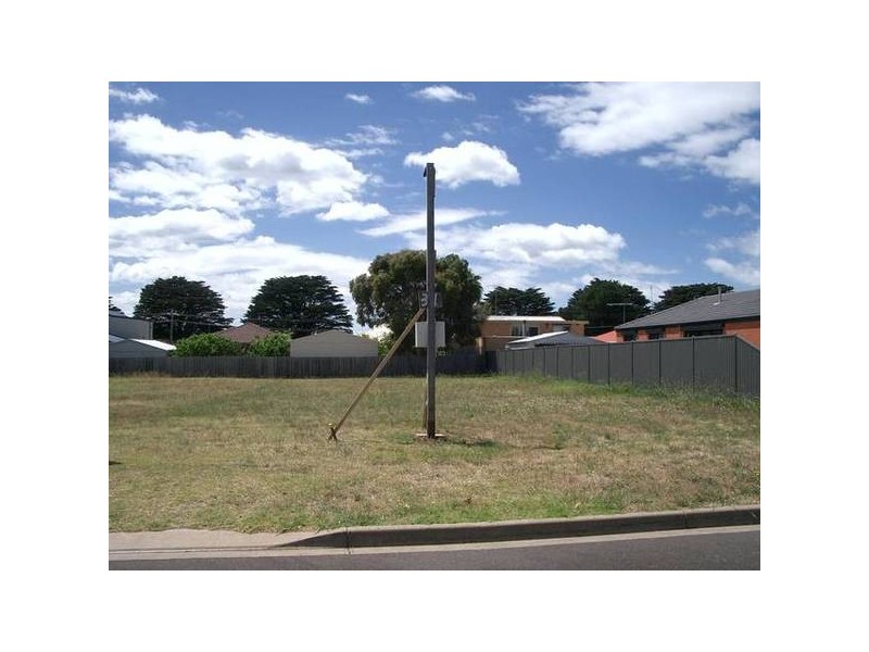 1 & 2 31 Bayside Avenue, St Leonards VIC 3223