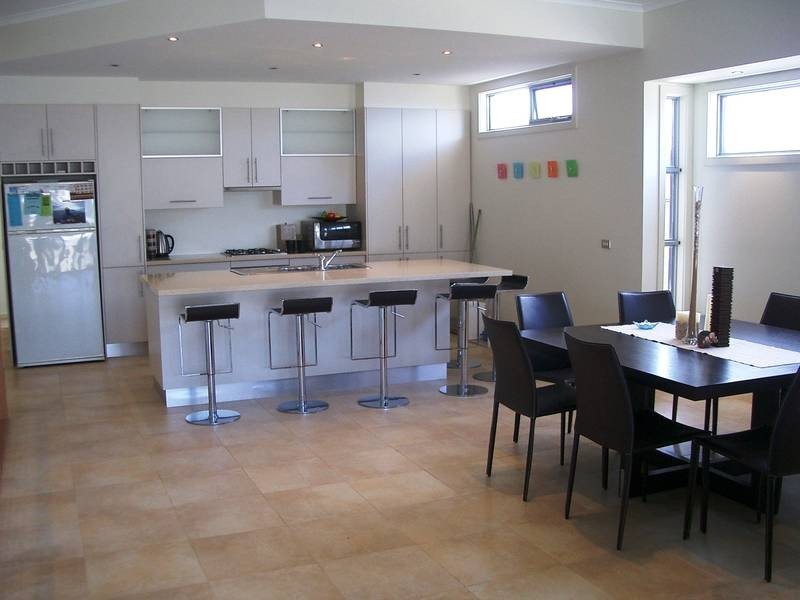 1/27 BAYSIDE AVENUE, St Leonards VIC 3223