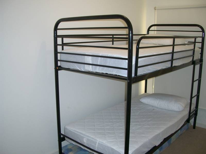 1/27 BAYSIDE AVENUE, St Leonards VIC 3223