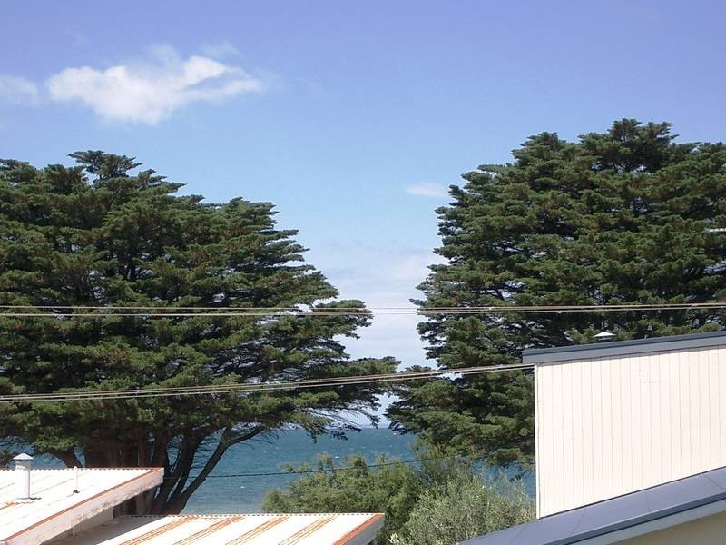 1/27 BAYSIDE AVENUE, St Leonards VIC 3223