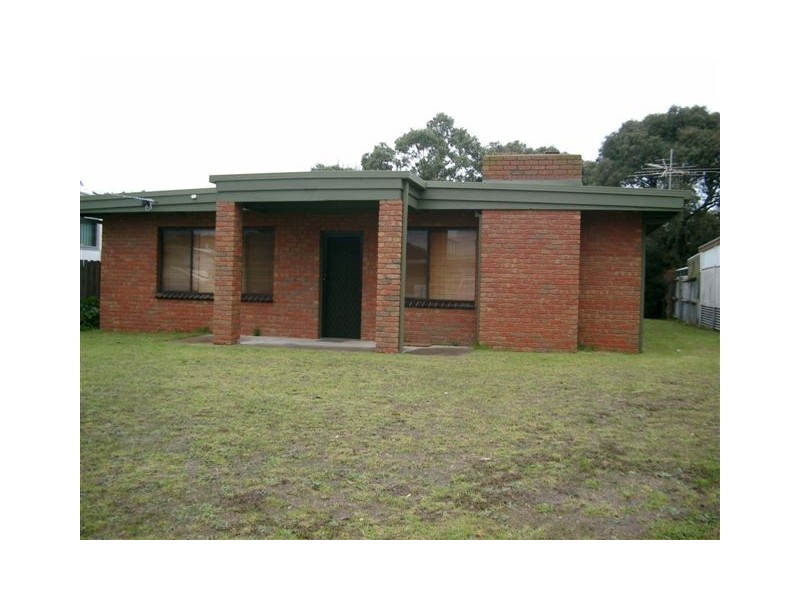 5 FIRST AVENUE, St Leonards VIC 3223