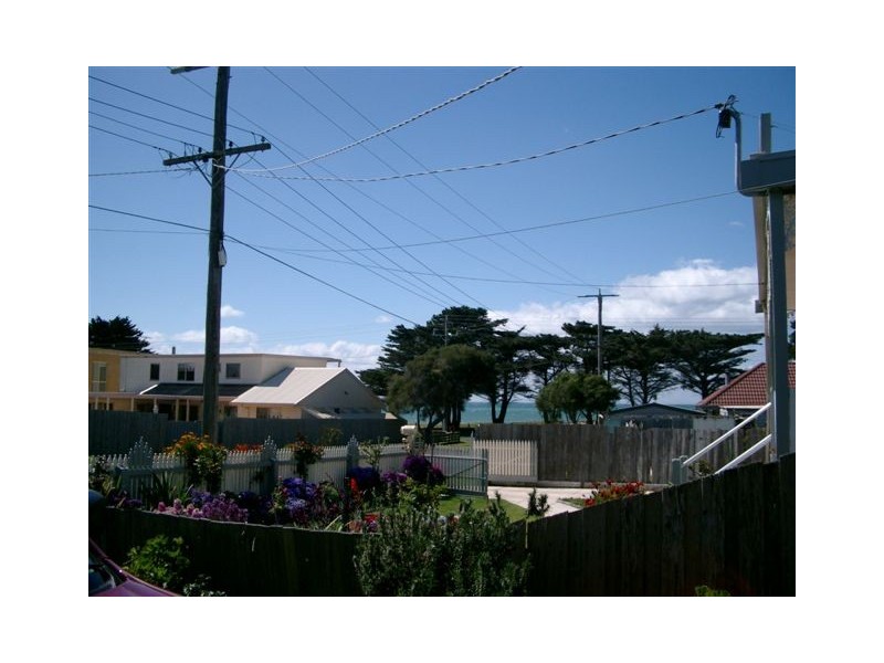 5 FIRST AVENUE, St Leonards VIC 3223