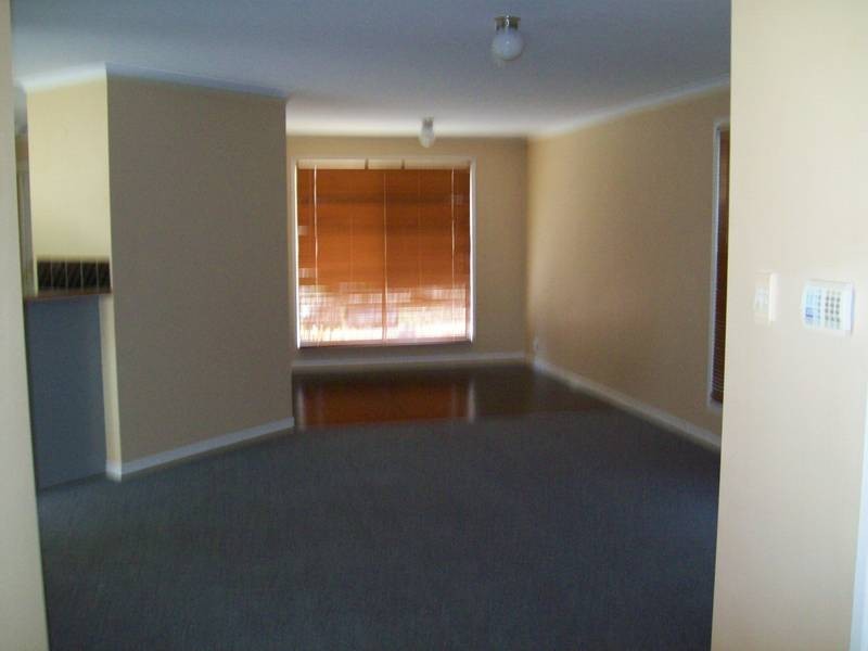 10 Elizabeth Street, Bundamba QLD 4304
