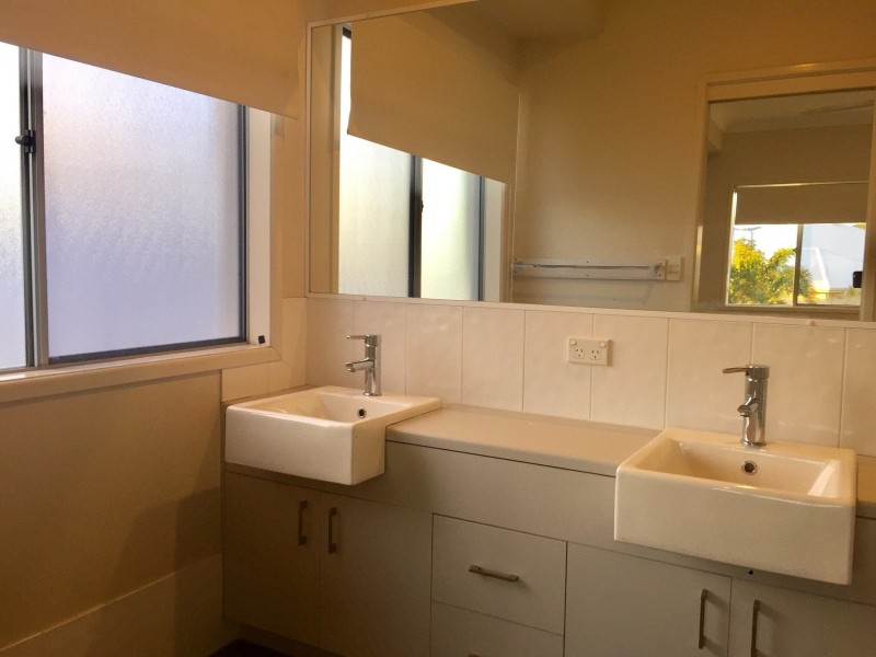 29 Hilltop Terrace, Springfield Lakes QLD 4300