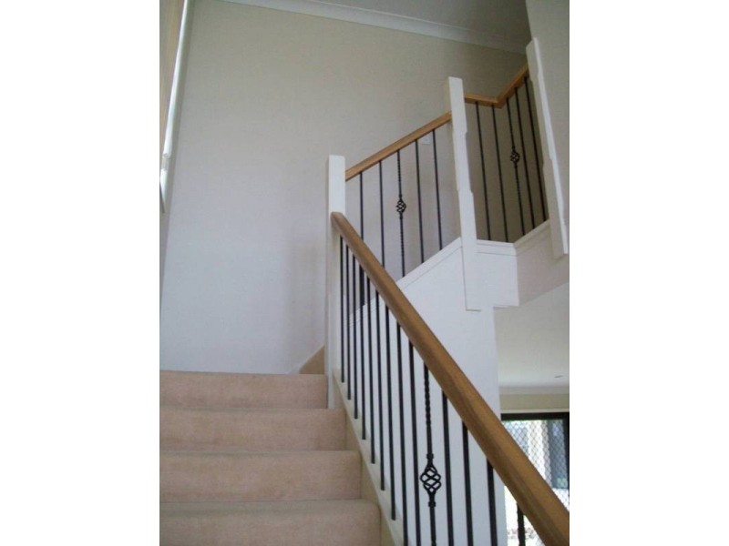 8 Anna Drive, Raceview QLD 4305