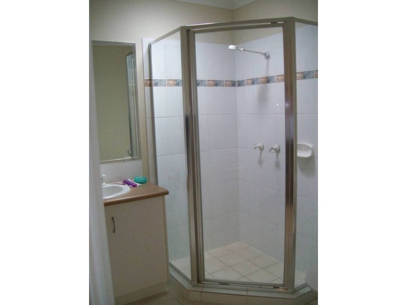 8 Anna Drive, Raceview QLD 4305