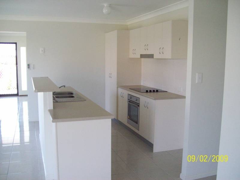 11 Heit Court, North Booval QLD 4304