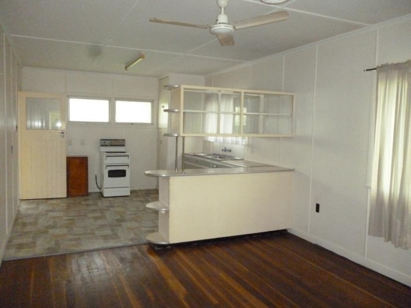 26 Lindsay Street, Bundamba QLD 4304