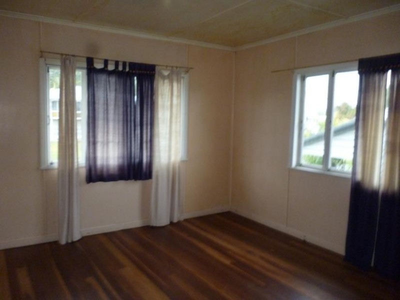 26 Lindsay Street, Bundamba QLD 4304