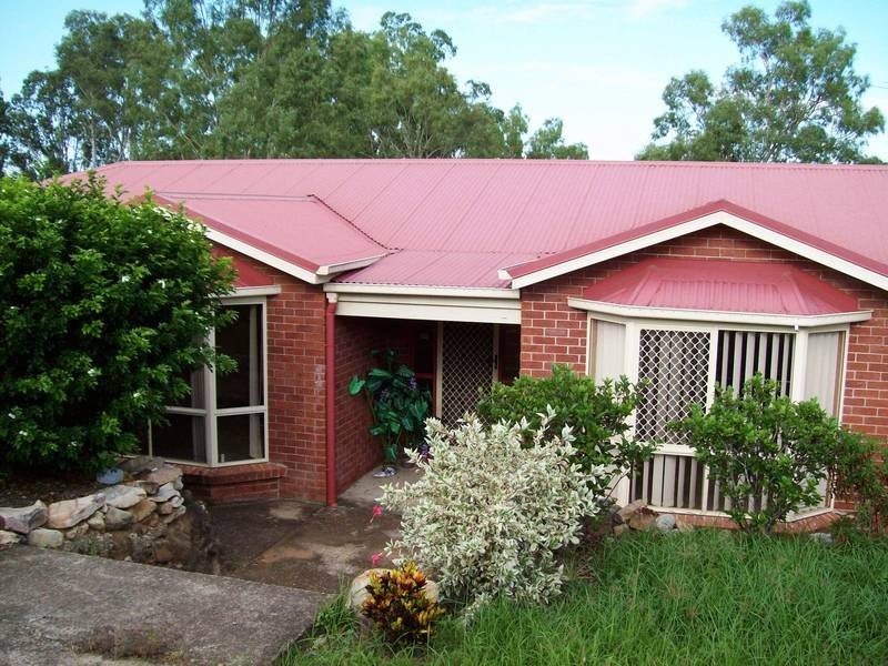 5 Barry Wallace Place, Churchill QLD 4305