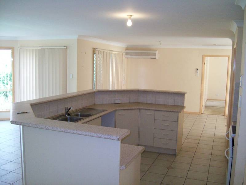 5 Barry Wallace Place, Churchill QLD 4305