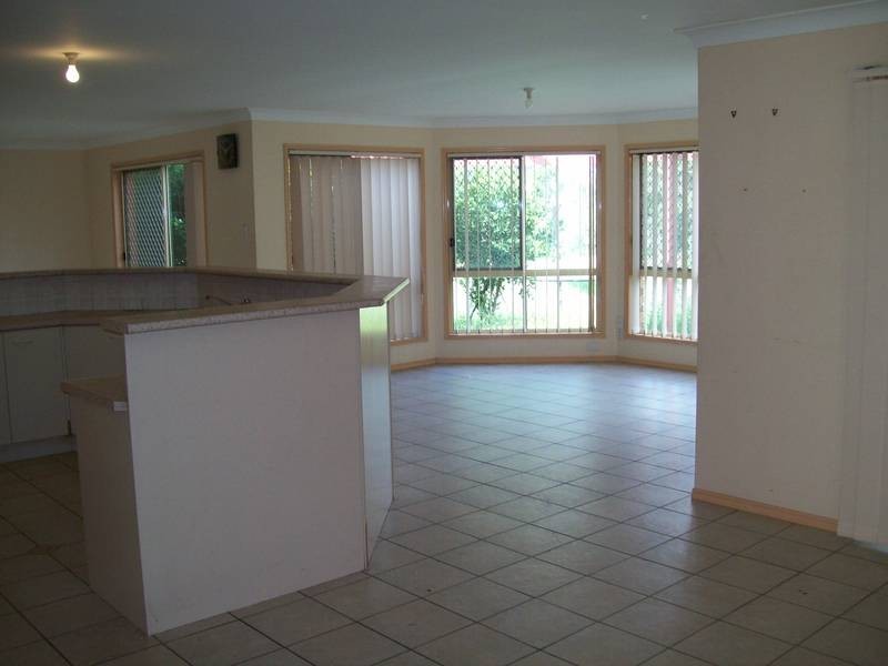 5 Barry Wallace Place, Churchill QLD 4305