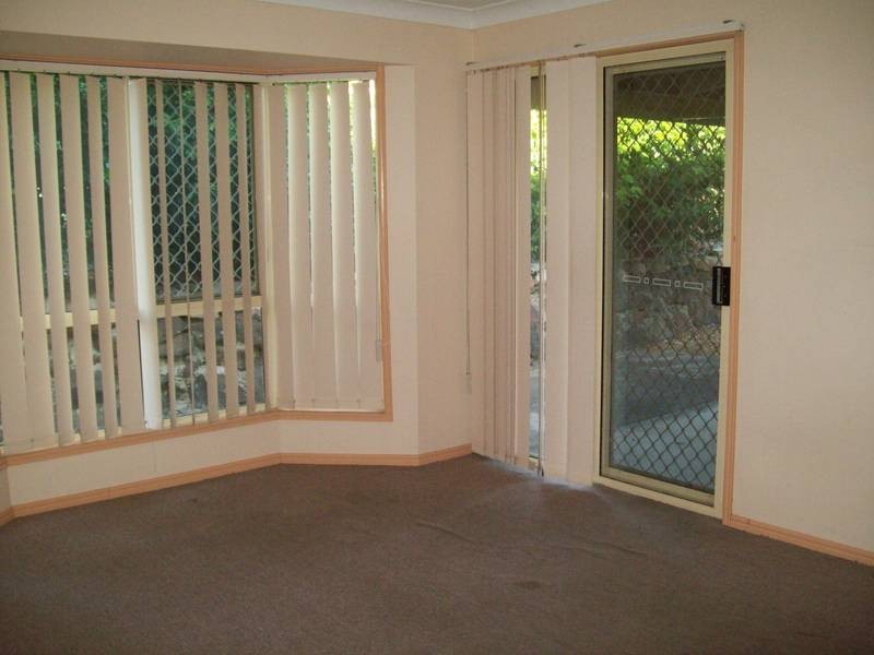 5 Barry Wallace Place, Churchill QLD 4305