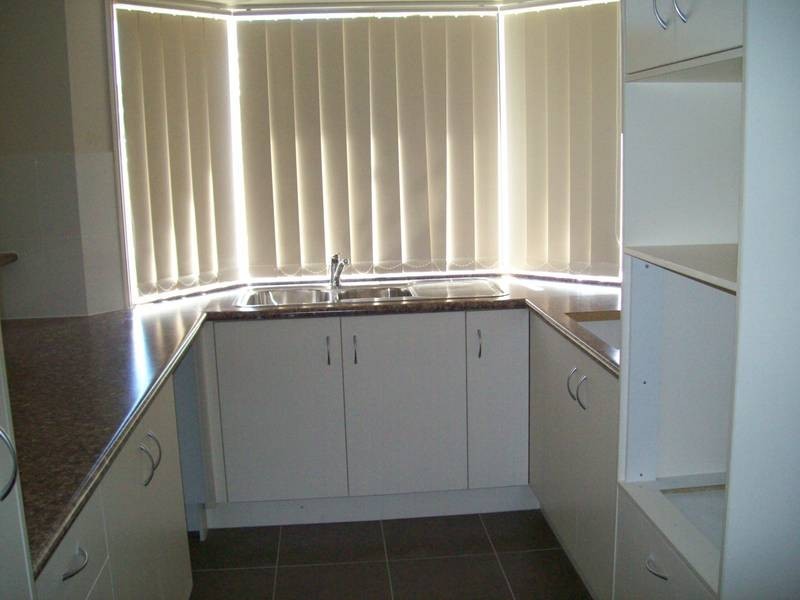 3 Dornoch Cres, Raceview QLD 4305