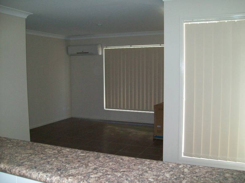 3 Dornoch Cres, Raceview QLD 4305