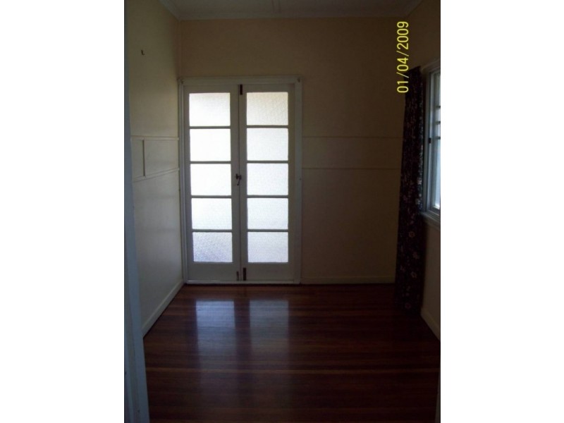 45 North Station Road, North Booval QLD 4304