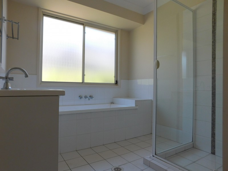 27 Griffin Crescent, Collingwood Park QLD 4301