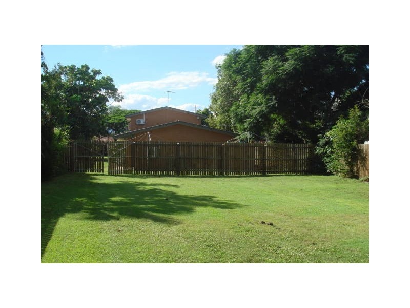 1,2,3/9a York Street, East Ipswich QLD 4305