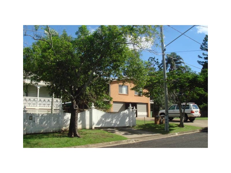 1,2,3/9a York Street, East Ipswich QLD 4305