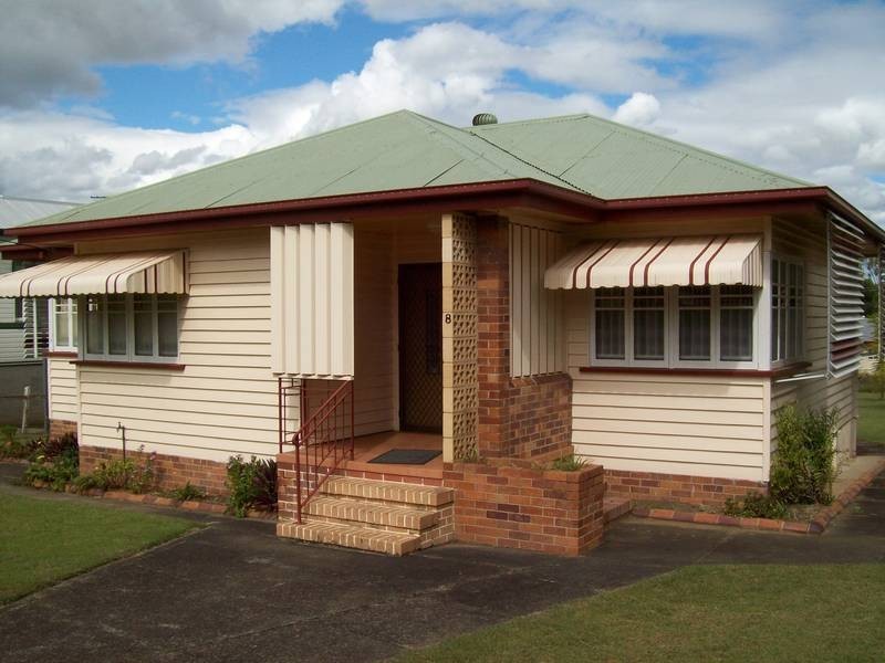 8 Thurso Street, North Booval QLD 4304