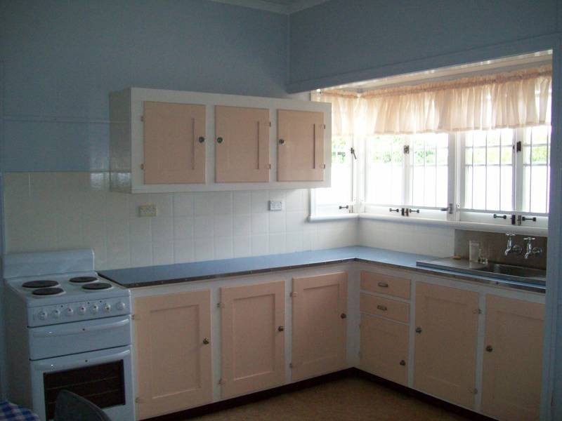 8 Thurso Street, North Booval QLD 4304