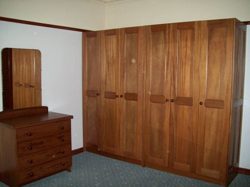 8 Thurso Street, North Booval QLD 4304