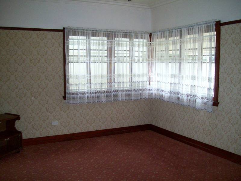 8 Thurso Street, North Booval QLD 4304