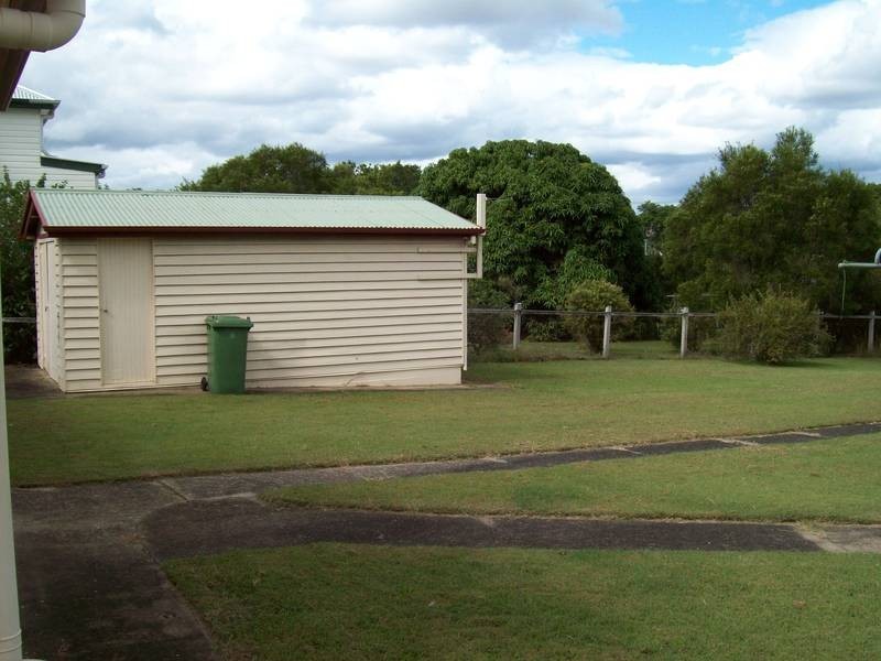 8 Thurso Street, North Booval QLD 4304