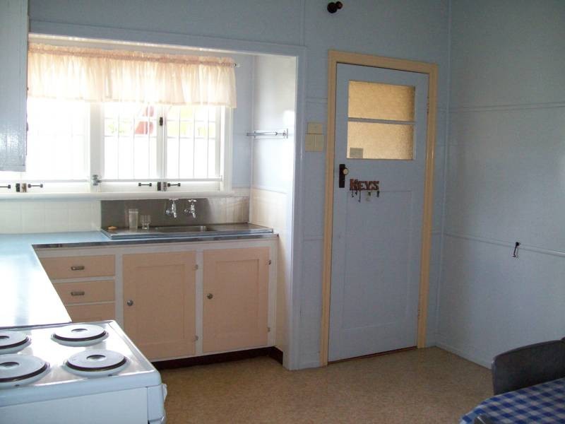 8 Thurso Street, North Booval QLD 4304