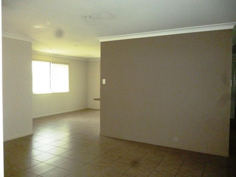 7 Sugars Place, Bundamba QLD 4304