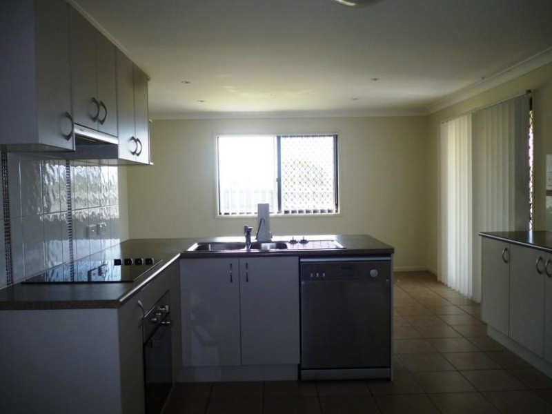 7 Sugars Place, Bundamba QLD 4304